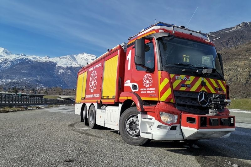 VSAT 8000 S CAFS on MB ANTOS 2543 L tunnel rescue